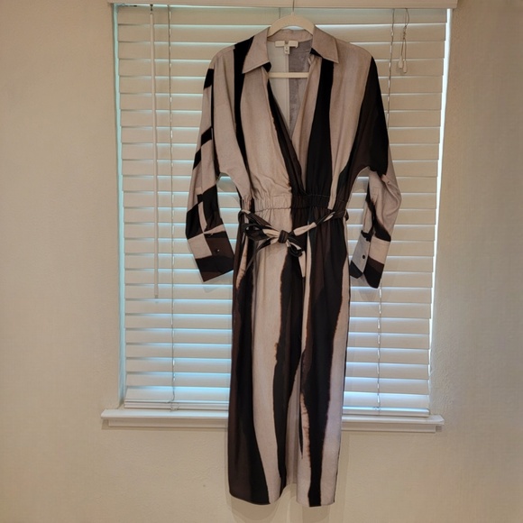 Banana Republic TENCEL™ Long Sleeve Midi Dress Size Small Neutral Print NWOT NEW - Picture 1 of 6